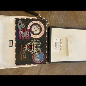 Brand new Gucci Supreme Pouch N. courtier bag